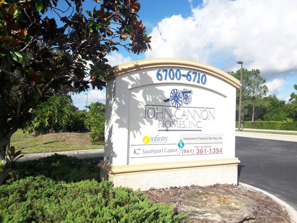 SIGNATURE OFFICE SPACE IN LAKEWOOD RANCH: 6710 Professional Pkwy W , Sarasota, FL 34240